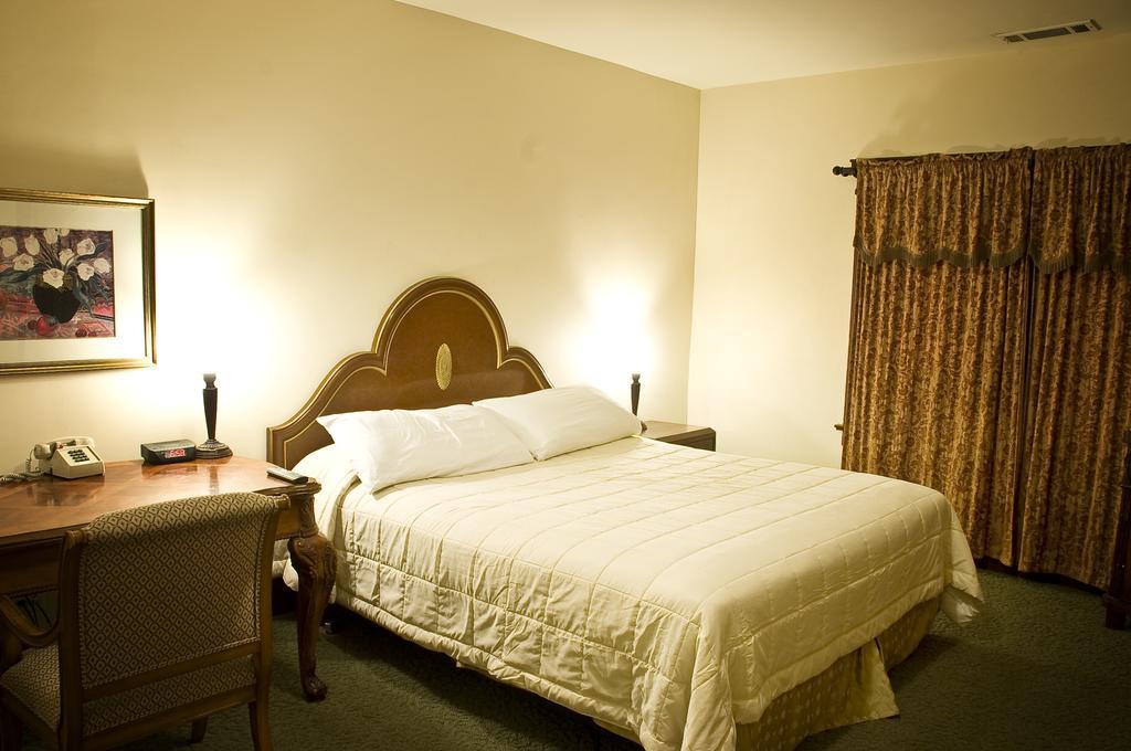 Glen Tavern Inn Santa Paula Extérieur photo